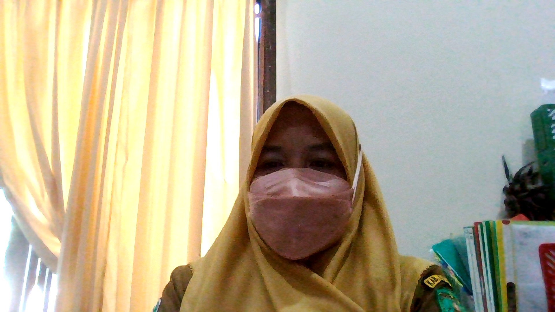 Lily Kadarsih, SKM